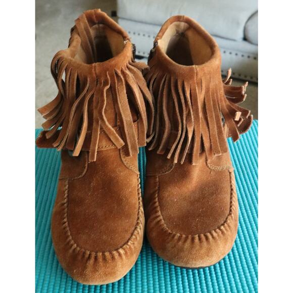 BORN Tan Suede Leather Ankle Boots Booties Fringe Thora Moccasin Block Heel 11 - Picture 3 of 9